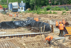 В городе Вяземский возобновилось строительство  пристройки к местной школе